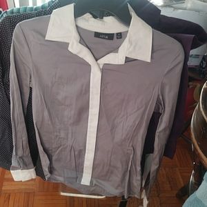 Apt 9 sz xs grey button dwn shirt